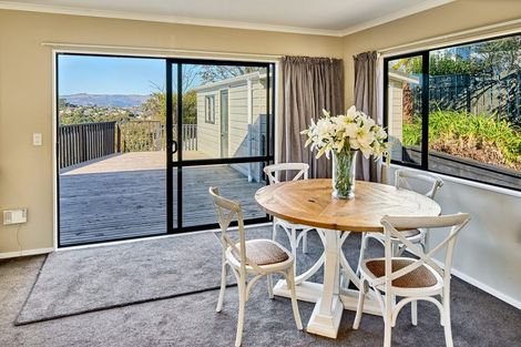 Photo of property in 3 Makora Grove, Paremata, Porirua, 5024