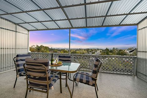 Photo of property in 25 Donovan Avenue, Massey, Auckland, 0614