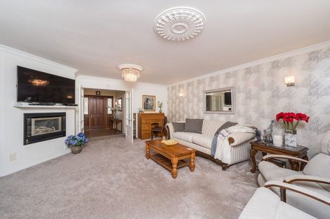 Photo of property in 98 John F Kennedy Drive, Milson, Palmerston North, 4414