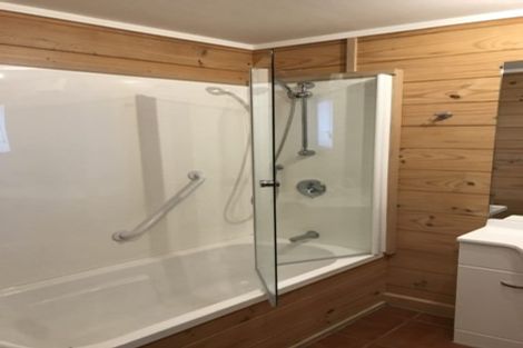 Photo of property in 8a Riverstone Drive, Riverstone Terraces, Upper Hutt, 5018