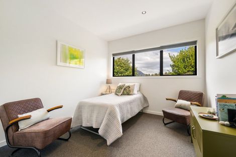 Photo of property in 37 Pendeen Crescent, Jacks Point, Queenstown, 9371