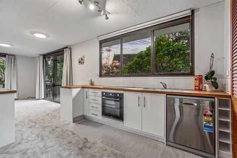 Photo of property in 2/5 Compass Place, Te Atatu Peninsula, Auckland, 0610