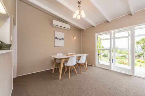 Photo of property in 25 Hand Road, Helensville, 0800