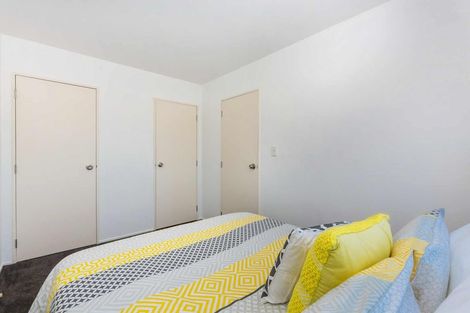 Photo of property in 9/44 Fields Parade, Oteha, Auckland, 0632