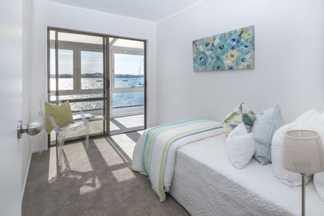 Photo of property in 52a The Parade, Bucklands Beach, Auckland, 2012