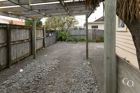 Photo of property in 230 Mayfair Avenue, Mayfair, Hastings, 4122