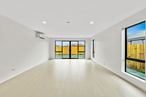Photo of property in 35 Bill Hammond Drive, Belfast, 8051