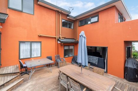 Photo of property in 21 Samara Place, Clendon Park, Auckland, 2103