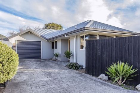 Photo of property in 28 Kirsten Place, Parklands, Christchurch, 8083