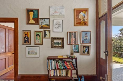 Photo of property in 9 Hukarere Road, Bluff Hill, Napier, 4110