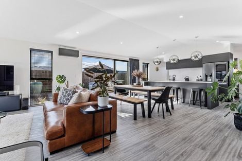 Photo of property in 2 Page Place, Rangiora, 7400