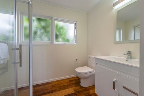 Photo of property in 25 Hand Road, Helensville, 0800