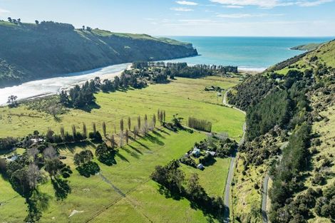 Photo of property in 1287 Okains Bay Road, Okains Bay, 7583