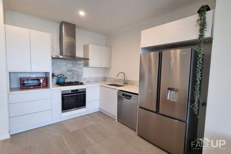Photo of property in 32/1 Scott Road, Hobsonville, Auckland, 0616