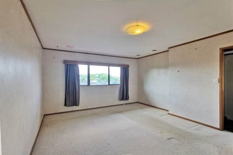 Photo of property in 2/9 Billabong Place, Botany Downs, Auckland, 2010
