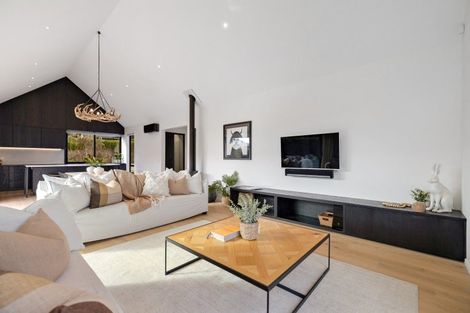 Photo of property in 1 Wanderer Lane, Jacks Point, Queenstown, 9371