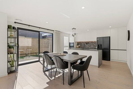 Photo of property in 38 Shelduck Road, Jacks Point, 9371