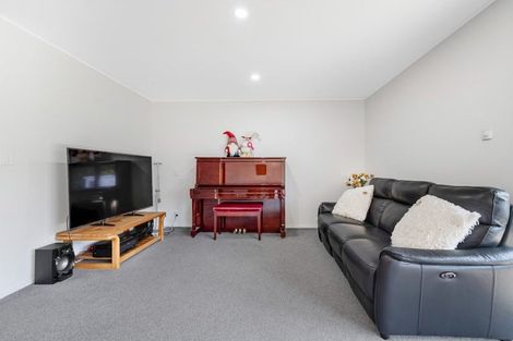Photo of property in 21a Eastern Beach Road, Eastern Beach, Auckland, 2012