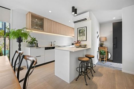 Photo of property in 23u2 Strowan Avenue, Fairfield, Hamilton, 3214