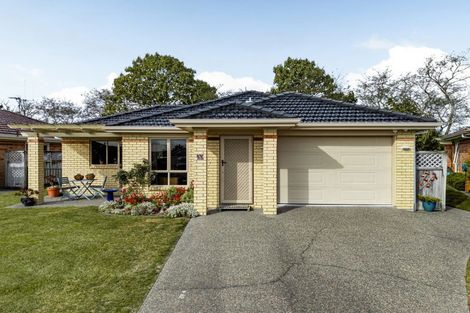 Photo of property in 55 Sovereign Isle Lane, Rototuna, Hamilton, 3210