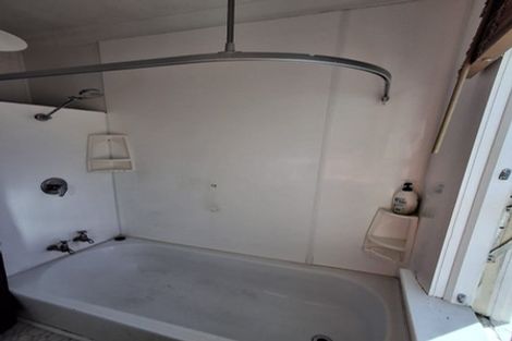 Photo of property in 63 Main Road, Clinton, 9534