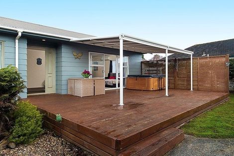 Photo of property in 7a Sandspit Road, Waiuku, 2123