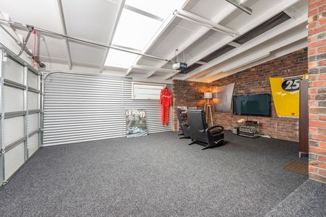 Photo of property in 25 Hand Road, Helensville, 0800