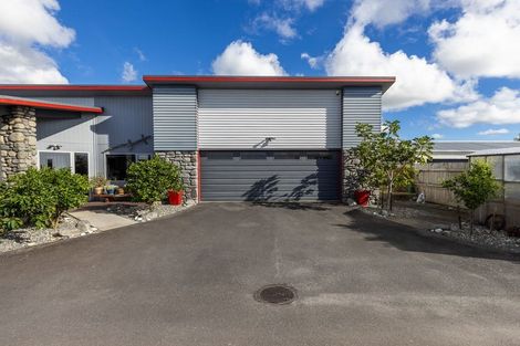 Photo of property in 6a Queenwood Road, Levin, 5510