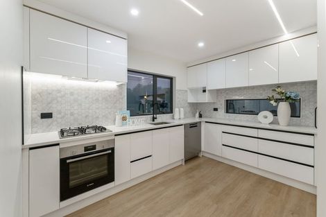 Photo of property in 224a Walter Strevens Drive, Conifer Grove, Takanini, 2112