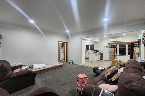 Photo of property in 13 Great South Road, Papatoetoe, Auckland, 2025