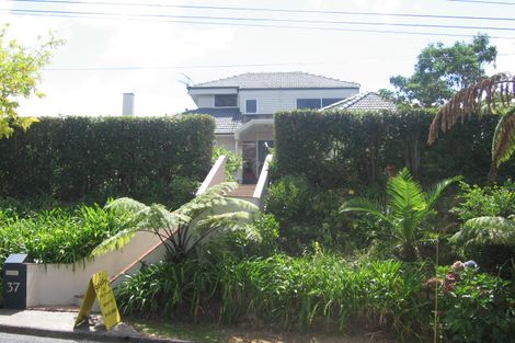 Photo of property in 37 Belmont Terrace, Milford, Auckland, 0620
