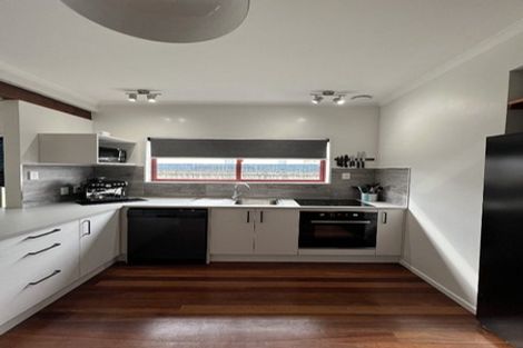 Photo of property in 27 Golf Road, Paraparaumu Beach, Paraparaumu, 5032