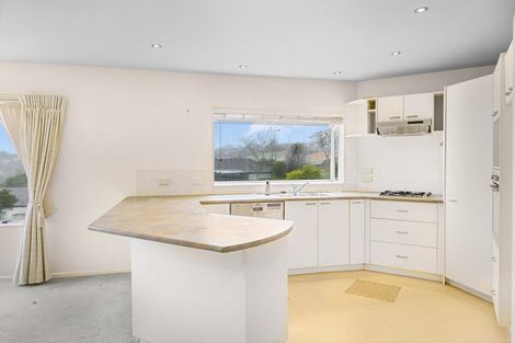 Photo of property in 2/3 Jacanas Place, Unsworth Heights, Auckland, 0632
