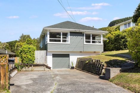 Photo of property in 75 Larsen Crescent, Tawa, Wellington, 5028