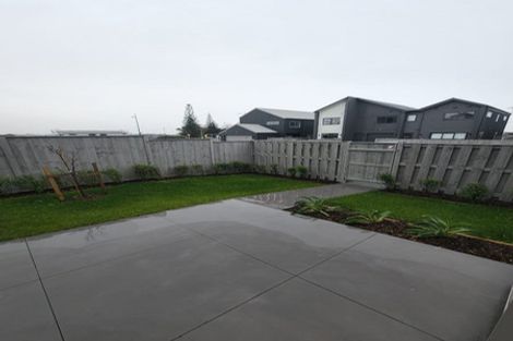 Photo of property in 10 Rauriki Lane, Rosehill, Papakura, 2113