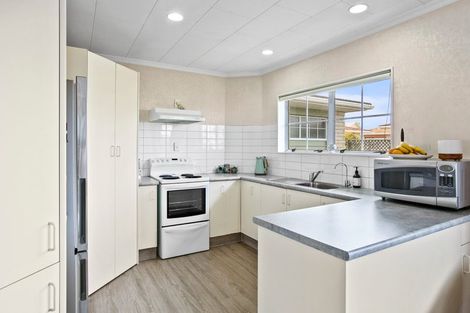 Photo of property in 1/9 Tukapa Street, Westown, New Plymouth, 4310