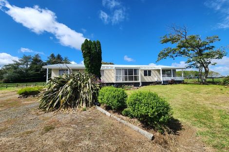 Photo of property in 15 Locket Road, Glenfield, Auckland, 0629