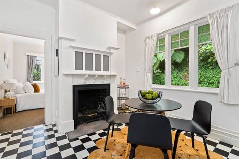 Photo of property in 10 Governor Road, Northland, Wellington, 6012