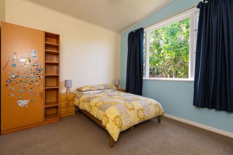 Photo of property in 174 Queens Drive, Lyall Bay, Wellington, 6022