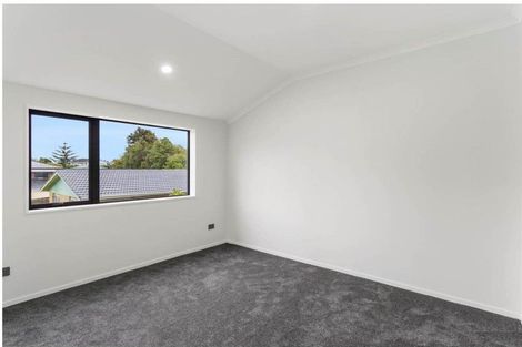 Photo of property in 425f Great South Road, Opaheke, 2113