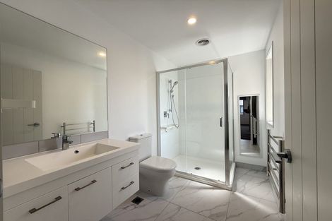 Photo of property in 8a Riverlea Avenue, Pakuranga, Auckland, 2010