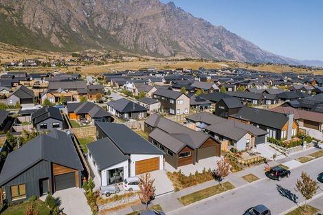 Photo of property in 12 Wheat Street, Jacks Point, Queenstown, 9371