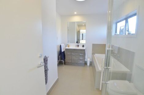 Photo of property in 51 Rangihina Road, Hobsonville, Auckland, 0616