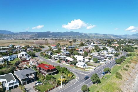 Photo of property in 2 Tahi Road, Paraparaumu Beach, Paraparaumu, 5032
