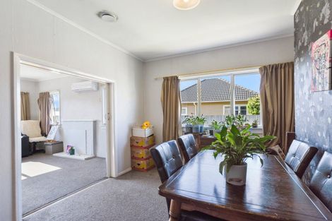 Photo of property in 11 Cochrane Street, Fairy Springs, Rotorua, 3015