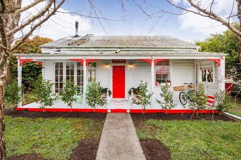 Photo of property in 86 Grey Street, Woodville, 4920