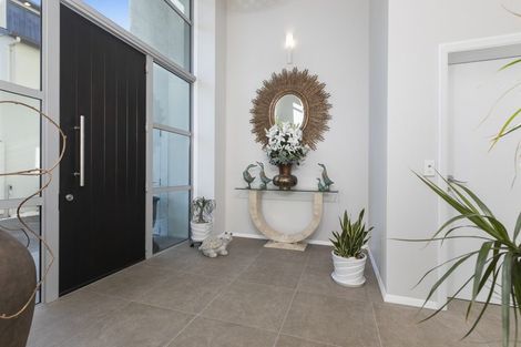 Photo of property in 198 Marine Parade, Mount Maunganui, 3116