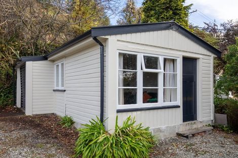 Photo of property in 18 Branxholm Street, Roxburgh, 9500
