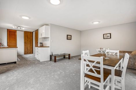 Photo of property in 2/5 Compass Place, Te Atatu Peninsula, Auckland, 0610