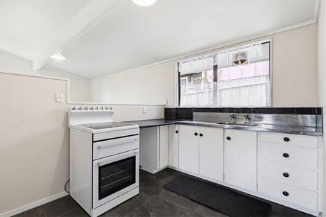 Photo of property in 2 Baycroft Avenue, Parkvale, Tauranga, 3112